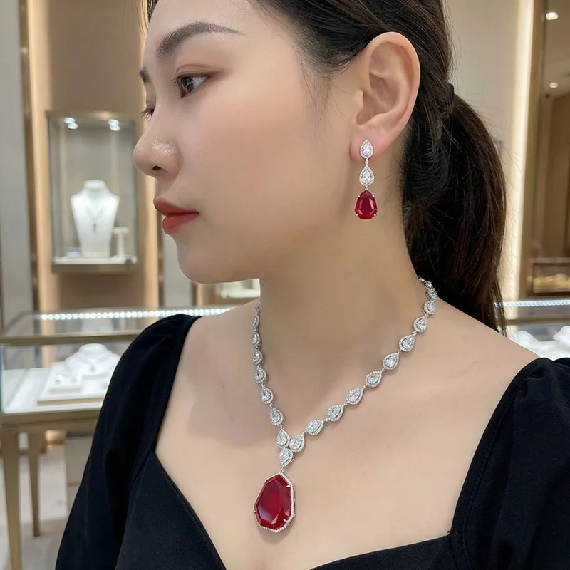 Designer Collection Style Earrings Necklace Inlay Cubic Zircon Red Green Blue Synthetic Irregular Gemstone Party Jewelry Sets
Designer Collection Style Earrings Necklace Inlay Cubic Zircon Red Green Blue Synthetic Irregular Gemstone Party Jewelry Sets