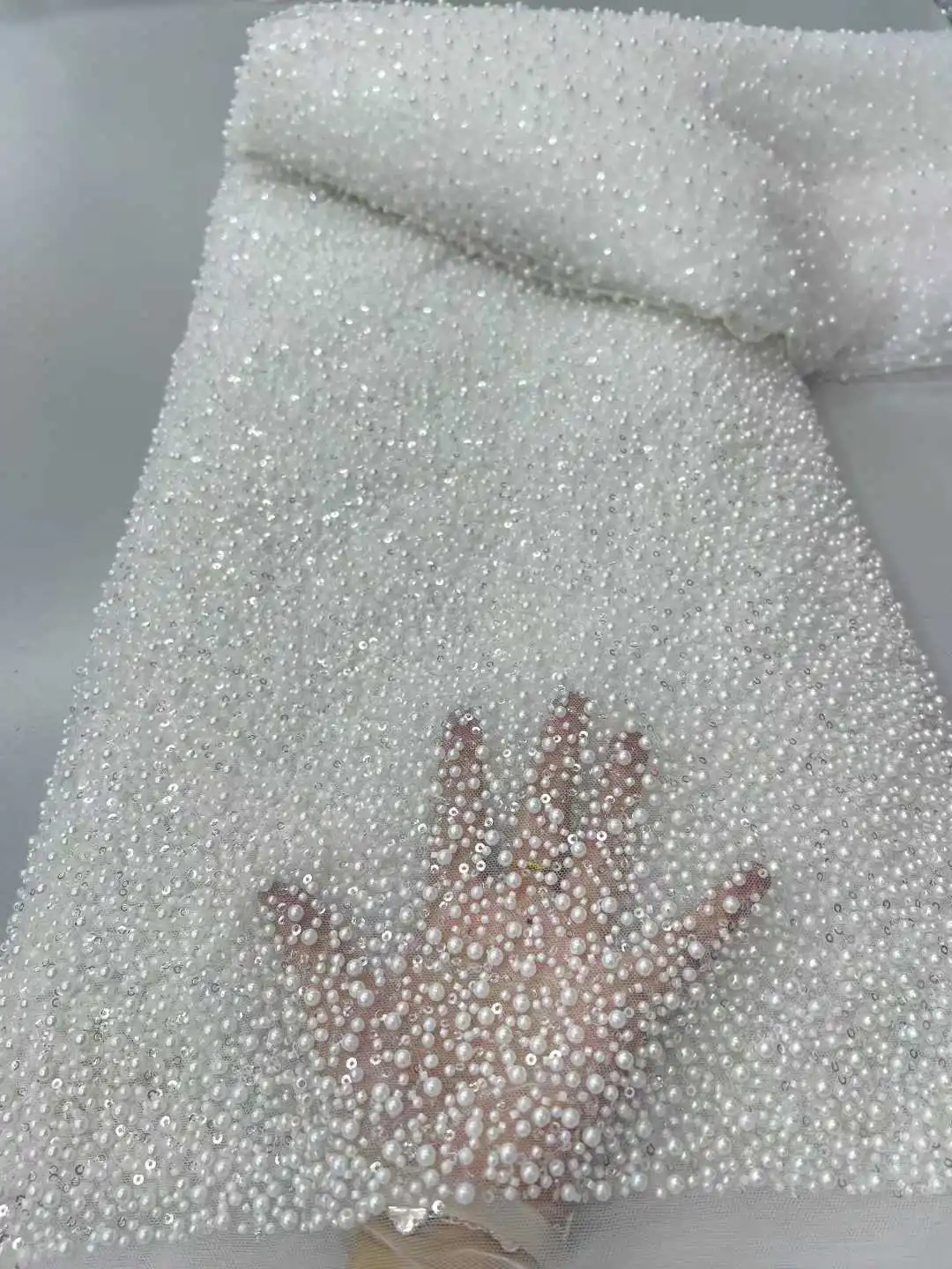 Африканские бусины, кружевная ткань, шитье 2022, французская сетка, высококачественная кружевная ткань для роскошных нигерийских свадебных платьев для женщин 
Африканские бусины, кружевная ткань, шитье 2022, французская сетка, высококачественная кружевная ткань для роскошных нигерийских свадебных платьев для женщин