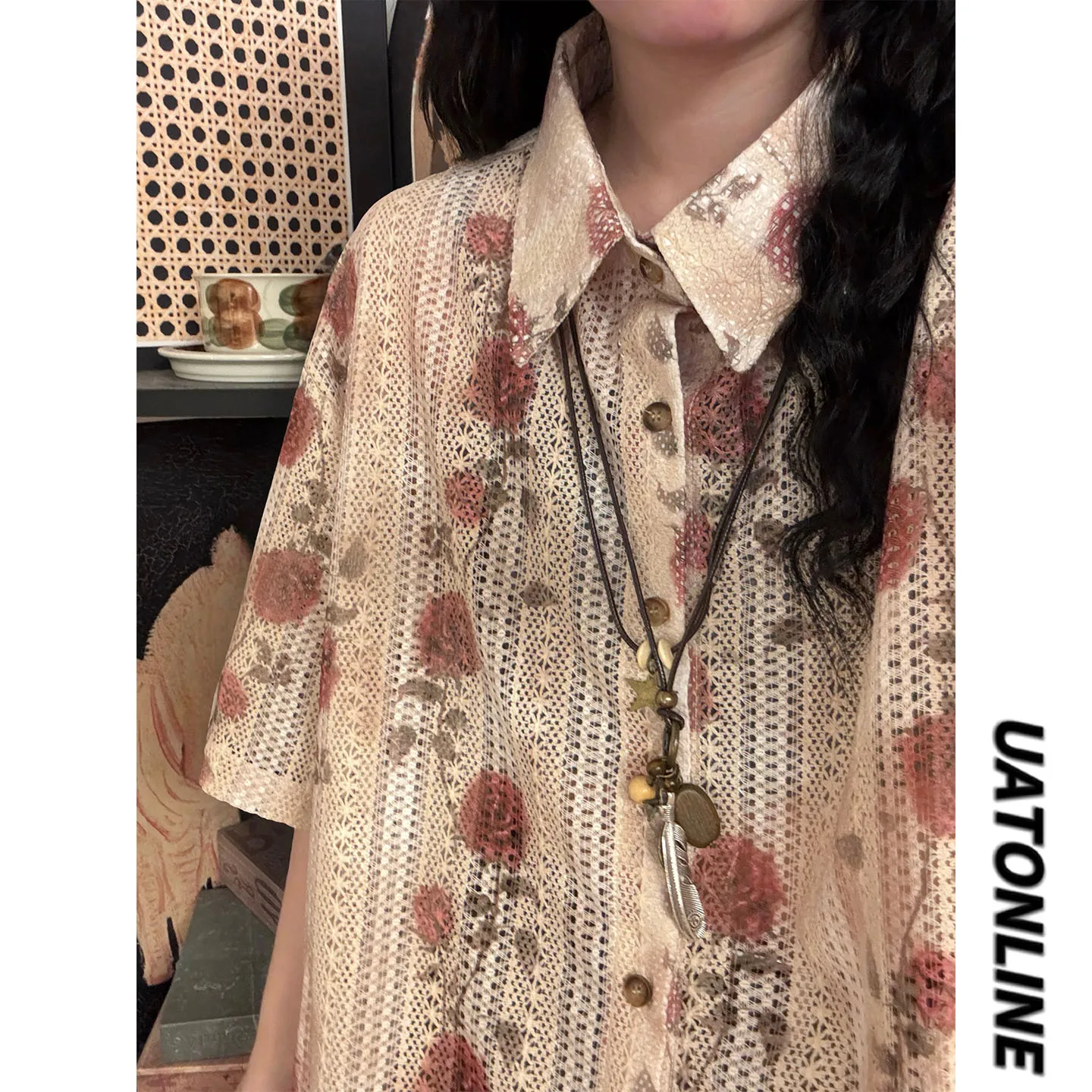 UATONLINE2026 Summer Japanese Style Rose Print Hollow out Breathable Design Short Sleeve Shirt for Women Loose Fit Casual Shirt
UATONLINE2026 Summer Japanese Style Rose Print Hollow out Breathable Design Short Sleeve Shirt for Women Loose Fit Casual Shirt