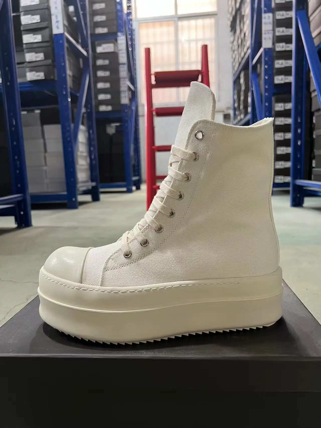 Brand Man's Sneakers and Casual Shoes Quality Beige Canvas Thick Soled Woman's High Top Platform Shoes Luxury Zipper Ankle Boots
Brand Man's Sneakers and Casual Shoes Quality Beige Canvas Thick Soled Woman's High Top Platform Shoes Luxury Zipper Ankle Boots