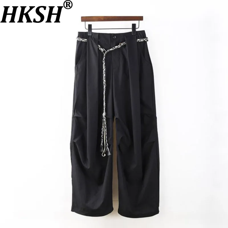HKSH 2026 Spring Summer New Men's Tide Dark Casual Pants Loose Fit Wide-Leg High Street Style Scythe Drawstring Pleated HK22132
HKSH 2026 Spring Summer New Men's Tide Dark Casual Pants Loose Fit Wide-Leg High Street Style Scythe Drawstring Pleated HK22132