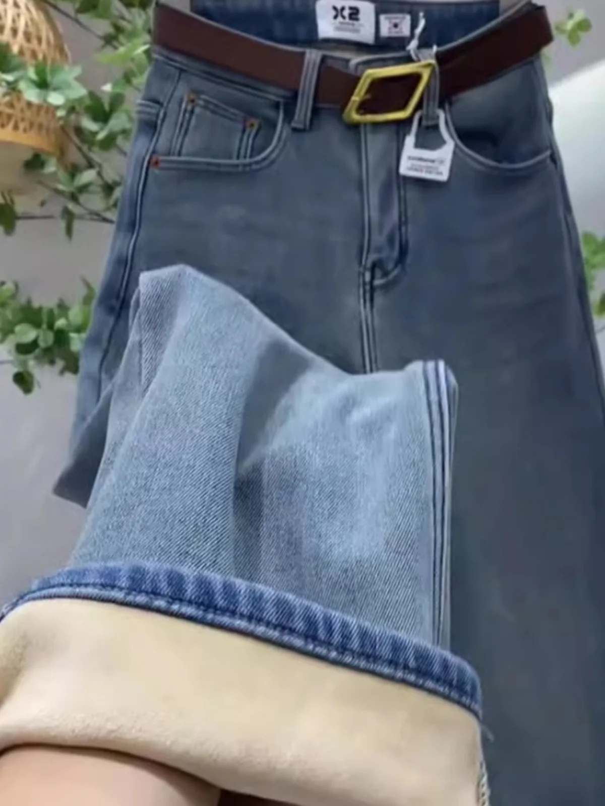 Blue Fleece Lined Thick Denim Jeans Women's High Waist Wide Leg Warm Slim Straight Long Pants Fleece Trousers Winter Style
Blue Fleece Lined Thick Denim Jeans Women's High Waist Wide Leg Warm Slim Straight Long Pants Fleece Trousers Winter Style