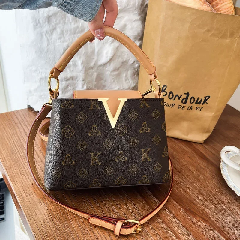 2026 New Shoulder Bags Printed Handbag Bucket White Womens Fashionable Elegant Crossbody Bag
2026 New Shoulder Bags Printed Handbag Bucket White Womens Fashionable Elegant Crossbody Bag