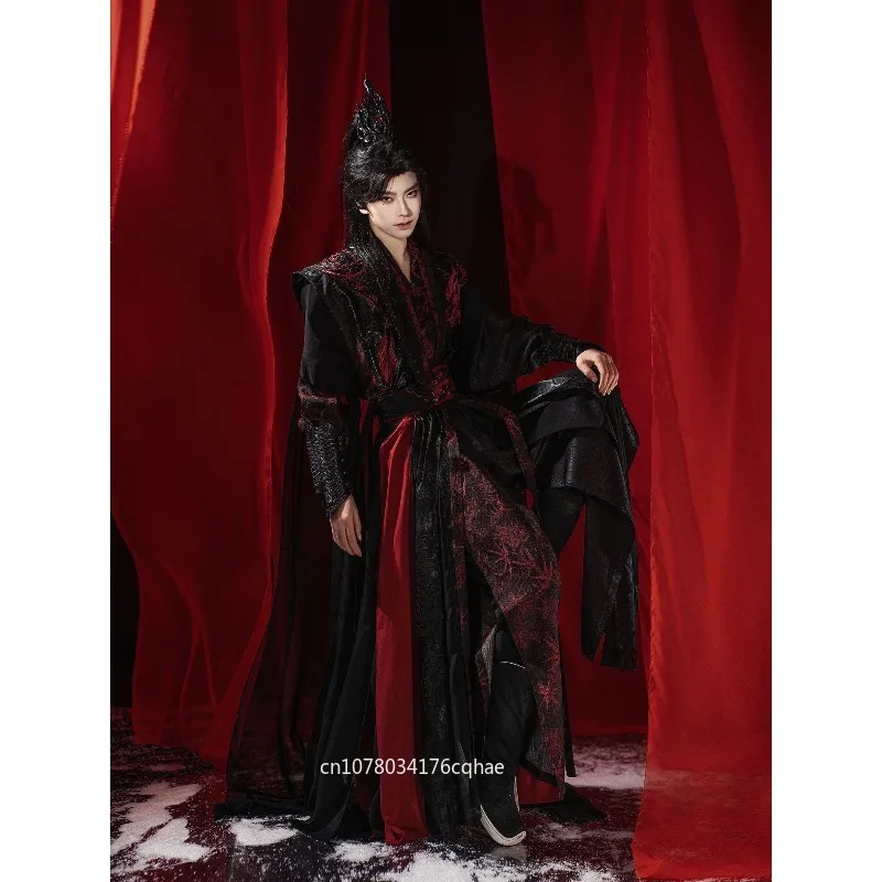The same black and red fairy style Hanfu for men and women, and a long-necked shirt with a young hero sense suit.
The same black and red fairy style Hanfu for men and women, and a long-necked shirt with a young hero sense suit.