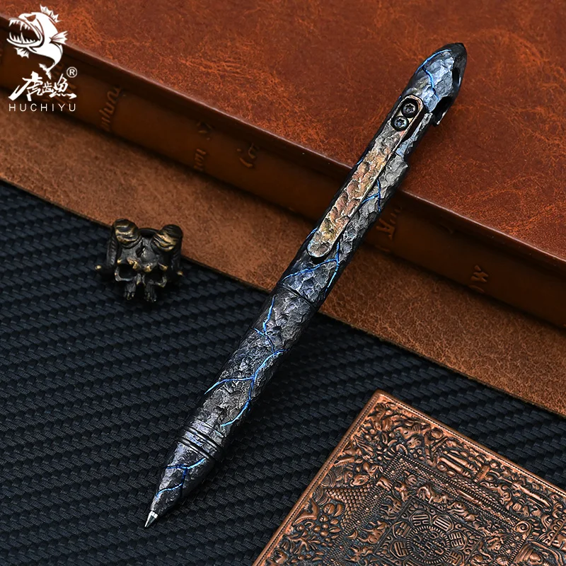 1pc Signature Pen EDC Hand Engraved Titanium Alloy Tactical Pen Tungsten Steel Tip Self-defense Self-defense Pen High-end
1pc Signature Pen EDC Hand Engraved Titanium Alloy Tactical Pen Tungsten Steel Tip Self-defense Self-defense Pen High-end