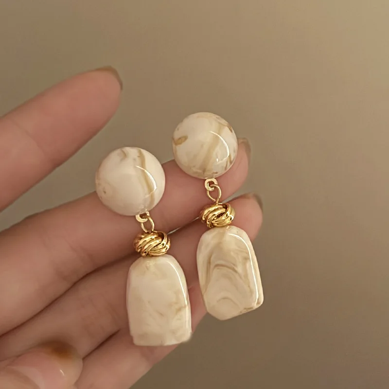 Vintage Irregular Resin Drop Dangle Earrings For Women Girls New In Geometric Water Droplet Earrings Party Wedding Ear Jewelry
Vintage Irregular Resin Drop Dangle Earrings For Women Girls New In Geometric Water Droplet Earrings Party Wedding Ear Jewelry