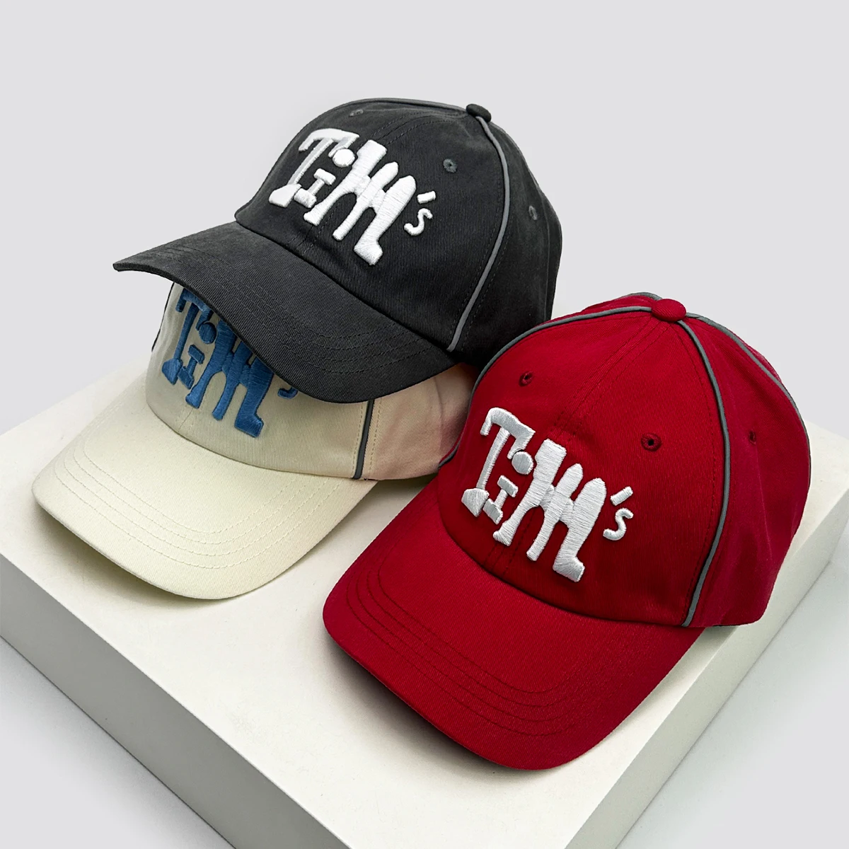 New Unisex Creative Letters Embroidery Baseball Hats Reflective Stripe Sunshade Niche Peaked Caps Versatile Personal Fashion ins
New Unisex Creative Letters Embroidery Baseball Hats Reflective Stripe Sunshade Niche Peaked Caps Versatile Personal Fashion ins