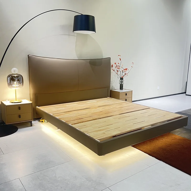 Брендовая итальянская минималистичная легкая роскошная кровать из воловьей кожи первого слоя, современная минималистичная мягкая кровать для главной спальни, двуспальная кровать
Брендовая итальянская минималистичная легкая роскошная кровать из воловьей кожи первого слоя, современная минималистичная мягкая кровать для главной спальни, двуспальная кровать