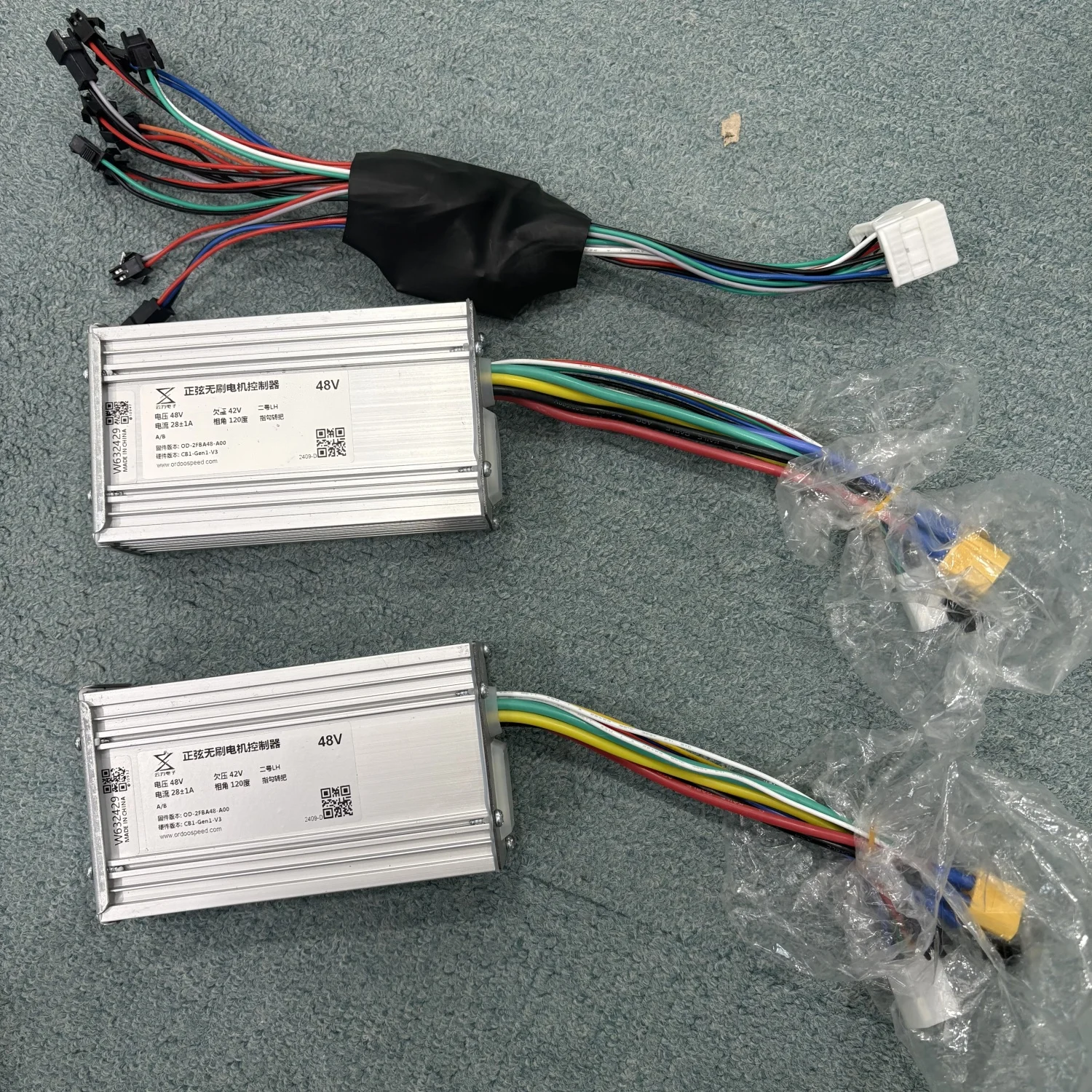 48V 52V 60V 2400W 3200W 5600W Electric Scooter Speed Motor Controller LH-100 Throttle Dashboard 9 Mossfets Yunli E Scooter Parts
48V 52V 60V 2400W 3200W 5600W Electric Scooter Speed Motor Controller LH-100 Throttle Dashboard 9 Mossfets Yunli E Scooter Parts