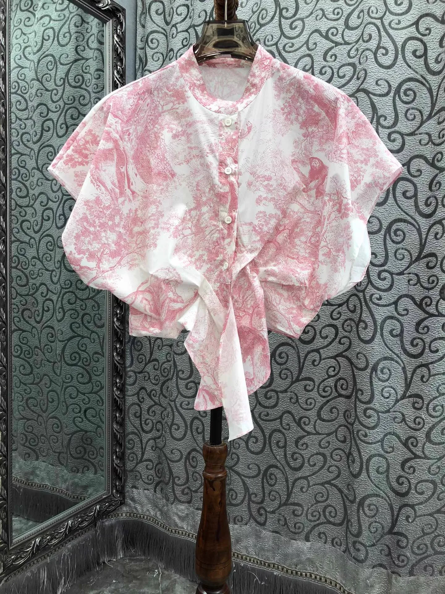 Crop Tops 2025 Summer Fashion Shirts High Quality Lady Sexy Wild Animal Prints Short Sleeve Casual Party Club Tops Shirts Blouse
Crop Tops 2025 Summer Fashion Shirts High Quality Lady Sexy Wild Animal Prints Short Sleeve Casual Party Club Tops Shirts Blouse