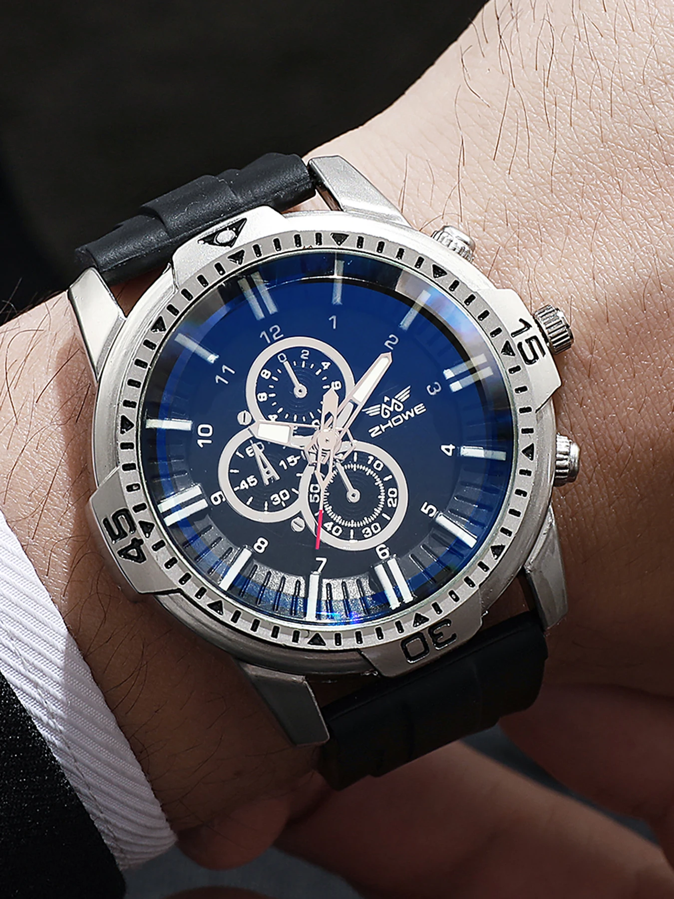 Роскошные мужские часы-хронограф, синий циферблат, силиконовый ремешок, спортивные кварцевые наручные часы, 2 варианта стиля
Роскошные мужские часы-хронограф, синий циферблат, силиконовый ремешок, спортивные кварцевые наручные часы, 2 варианта стиля