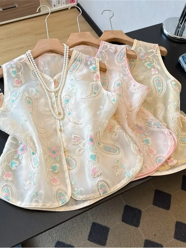 Young Style Embroidered Waist Nut Flower Jacket Women's Sleeveless V-neck Vest Chinese New Fashion Top Straight Cut Thin Poly...
Young Style Embroidered Waist Nut Flower Jacket Women's Sleeveless V-neck Vest Chinese New Fashion Top Straight Cut Thin Poly...