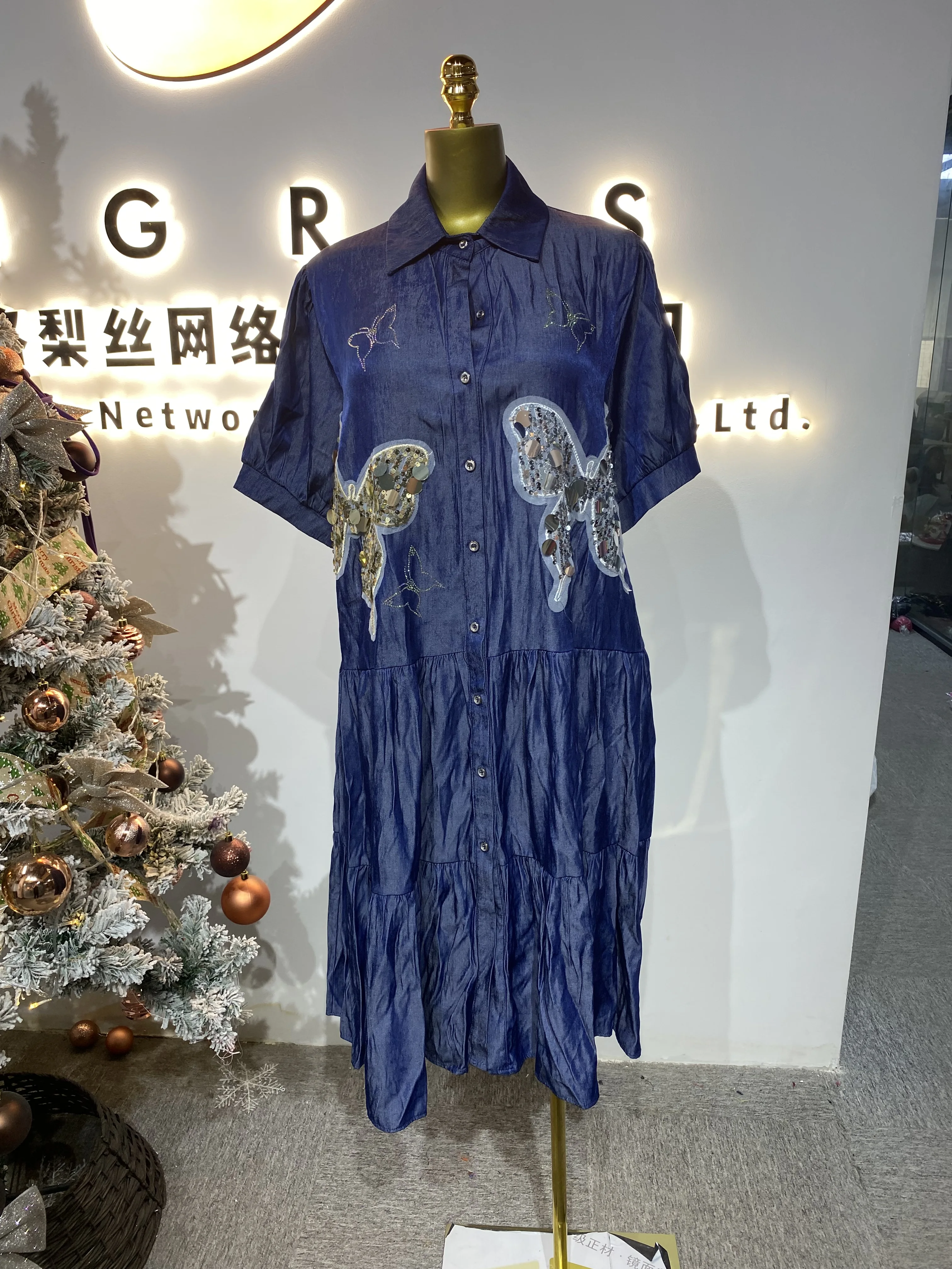 High Quality Denim Dress Women Casual Elegant Lapel Maxi Shirt Dress-GZMM054
High Quality Denim Dress Women Casual Elegant Lapel Maxi Shirt Dress-GZMM054