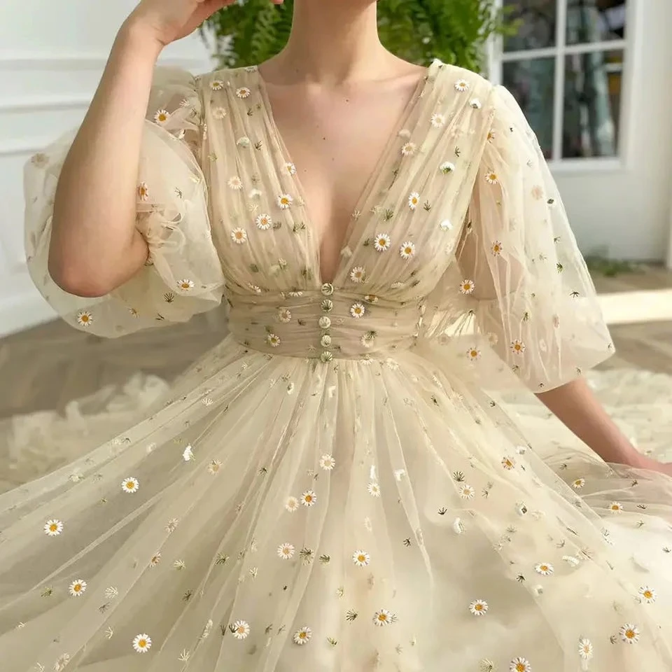 Тюлевое платье для выпускного вечера с v-образным вырезом, рукавами-фонариками и вышитым кружевом, вечернее платье длиной до щиколотки для вечеринок, настраиваемое
Тюлевое платье для выпускного вечера с v-образным вырезом, рукавами-фонариками и вышитым кружевом, вечернее платье длиной до щиколотки для вечеринок, настраиваемое