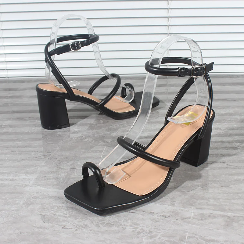 High Heels 2024 Summer New Black PU Thin Strap Toe Buckle Women's Sandals Square Heel Street Casual Simple Women Shoes 6.5CM
High Heels 2024 Summer New Black PU Thin Strap Toe Buckle Women's Sandals Square Heel Street Casual Simple Women Shoes 6.5CM