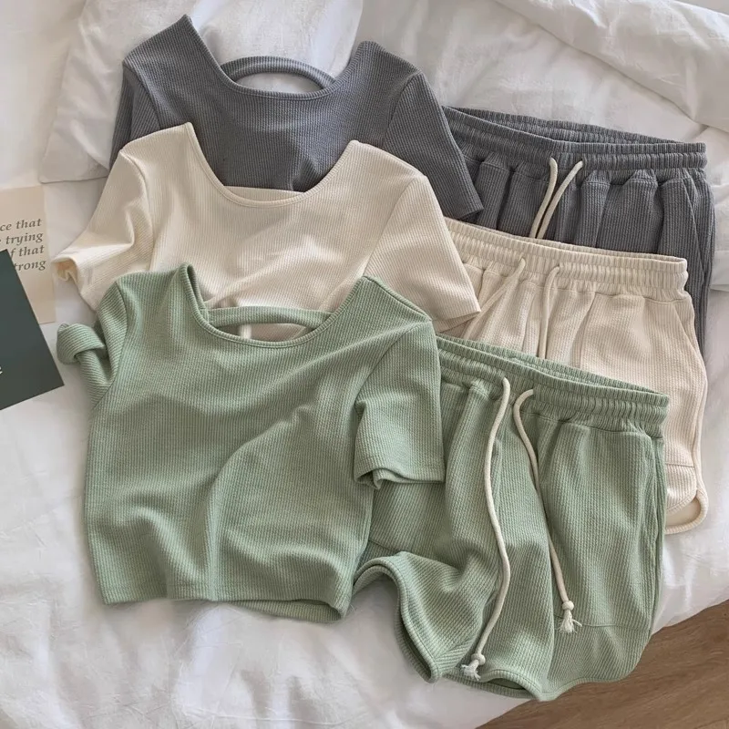 Women's Short Sleeve T-Shirt And Wide Leg Shorts Two Piece Set Casual Summer Sportswear Korean Style Home And Outdoor Wear
Women's Short Sleeve T-Shirt And Wide Leg Shorts Two Piece Set Casual Summer Sportswear Korean Style Home And Outdoor Wear