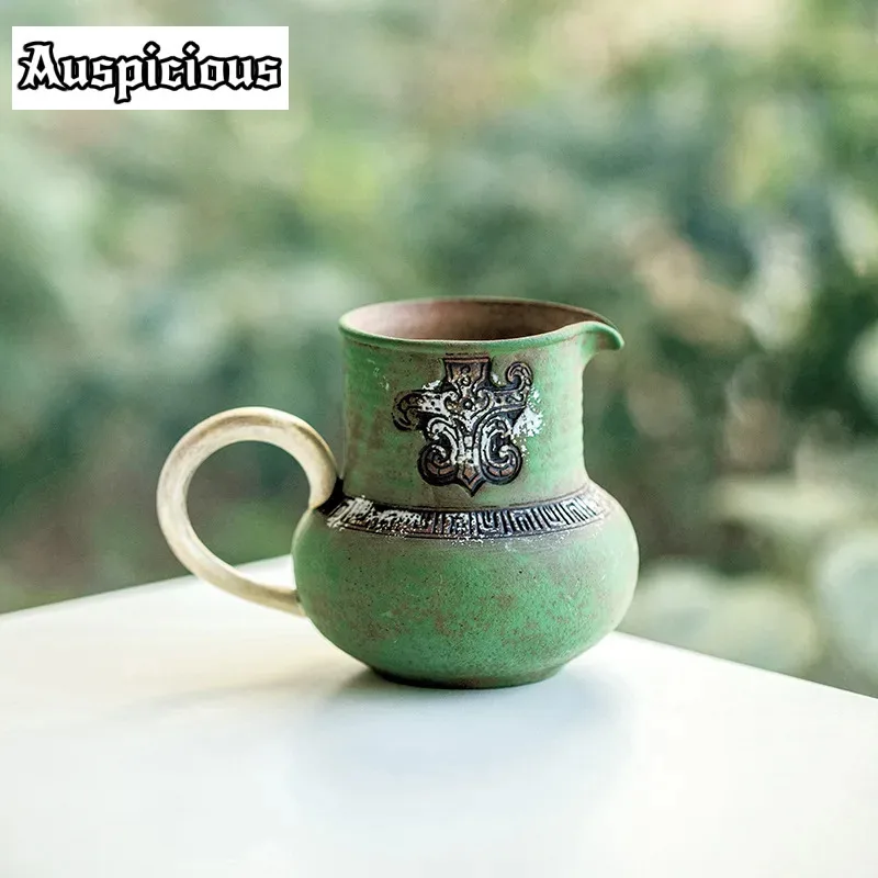 220ml Light Green Silver Taotie Pattern Tea Pitcher Handmade Fair Cup Tea Divider Cha Hai Justice Cup Coffee Cafes Decoration
220ml Light Green Silver Taotie Pattern Tea Pitcher Handmade Fair Cup Tea Divider Cha Hai Justice Cup Coffee Cafes Decoration