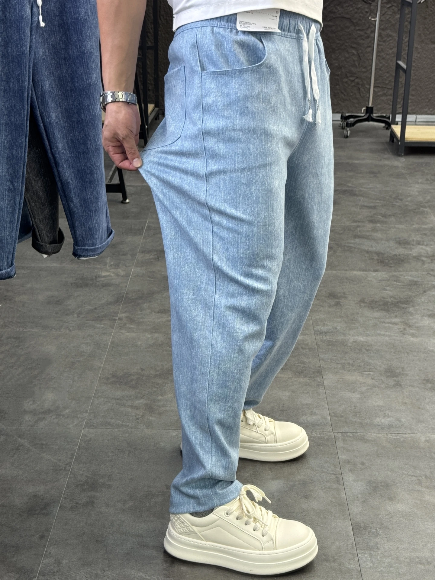 Svip Luxury Suede Straight Leg Men's Comfortable Casual Jeans Soft Smooth Autumn Faion Low Waist Vintage Sle Polyester Sp...
Svip Luxury Suede Straight Leg Men's Comfortable Casual Jeans Soft Smooth Autumn Faion Low Waist Vintage Sle Polyester Sp...