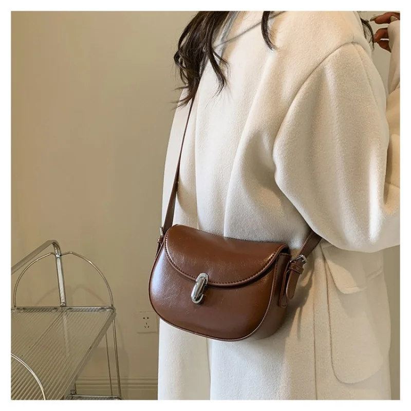 Premium Designer Shoulder Bag For Women, Luxury Leather Crossbody Messenger Tote With Spacious Interior
Premium Designer Shoulder Bag For Women, Luxury Leather Crossbody Messenger Tote With Spacious Interior