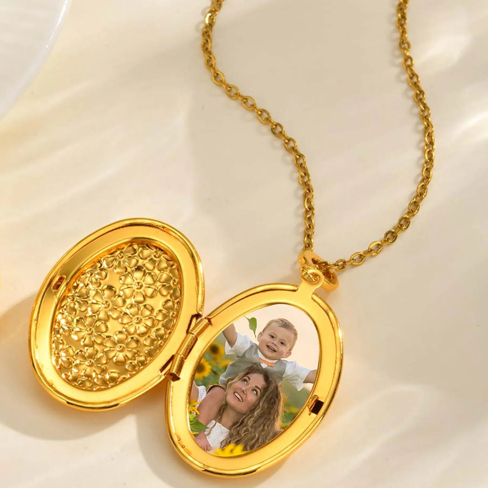 Vnox New Gold Plated Flower Texture Pendant Necklace, Free Custom Photo Can Open Locket, Jewelry Family Lover Gift
Vnox New Gold Plated Flower Texture Pendant Necklace, Free Custom Photo Can Open Locket, Jewelry Family Lover Gift