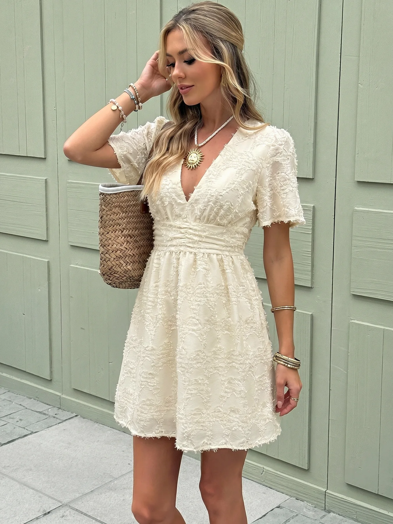 STYLISH LADY 2026 Women V Neck Textured Mini Dress Short Sleeve Smocked Waist A-line Elegant Summer Dress
STYLISH LADY 2026 Women V Neck Textured Mini Dress Short Sleeve Smocked Waist A-line Elegant Summer Dress