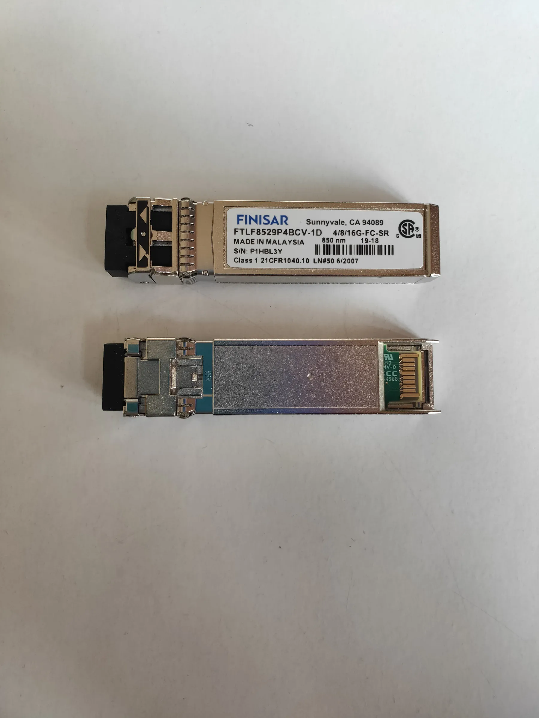 Finisar 16G SFP Optical Switch FTLF8529P4BCV-1D 16G-FC-SR CA 94089 16GB 850NM Multimode Fiber Optical Module
Finisar 16G SFP Optical Switch FTLF8529P4BCV-1D 16G-FC-SR CA 94089 16GB 850NM Multimode Fiber Optical Module