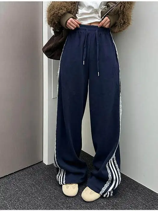 Женские повседневные брюки с высокой талией и прямым кроем, с кружевной отделкой, длинные, утягивающие, с боковыми полосками, спортивные штаны
Женские повседневные брюки с высокой талией и прямым кроем, с кружевной отделкой, длинные, утягивающие, с боковыми полосками, спортивные штаны