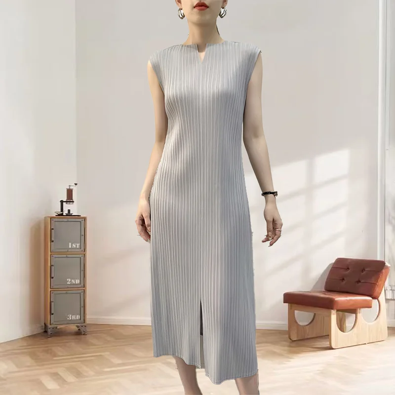 Miyake Pleated 2025 Summer Dress Female Temperament Casual Mid-length Pleated Skirt Slim Thin Sleeveless Pressed Pleated Skirt
Miyake Pleated 2025 Summer Dress Female Temperament Casual Mid-length Pleated Skirt Slim Thin Sleeveless Pressed Pleated Skirt