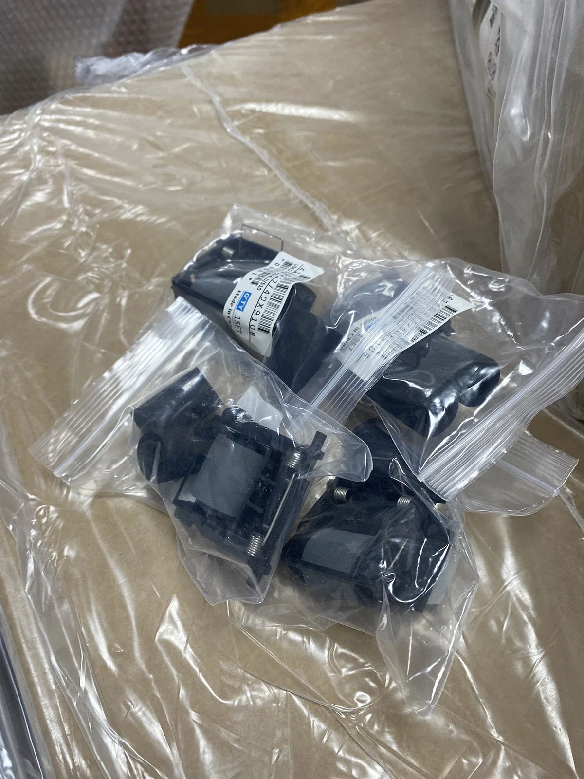 1X 40X8736 41X0917 40X9108 ADF Pickup Separation Roller Tire for Lexmark MX310 MX410 MX510 MX511 MX610 MX611 CX310 CX410 CX510
1X 40X8736 41X0917 40X9108 ADF Pickup Separation Roller Tire for Lexmark MX310 MX410 MX510 MX511 MX610 MX611 CX310 CX410 CX510