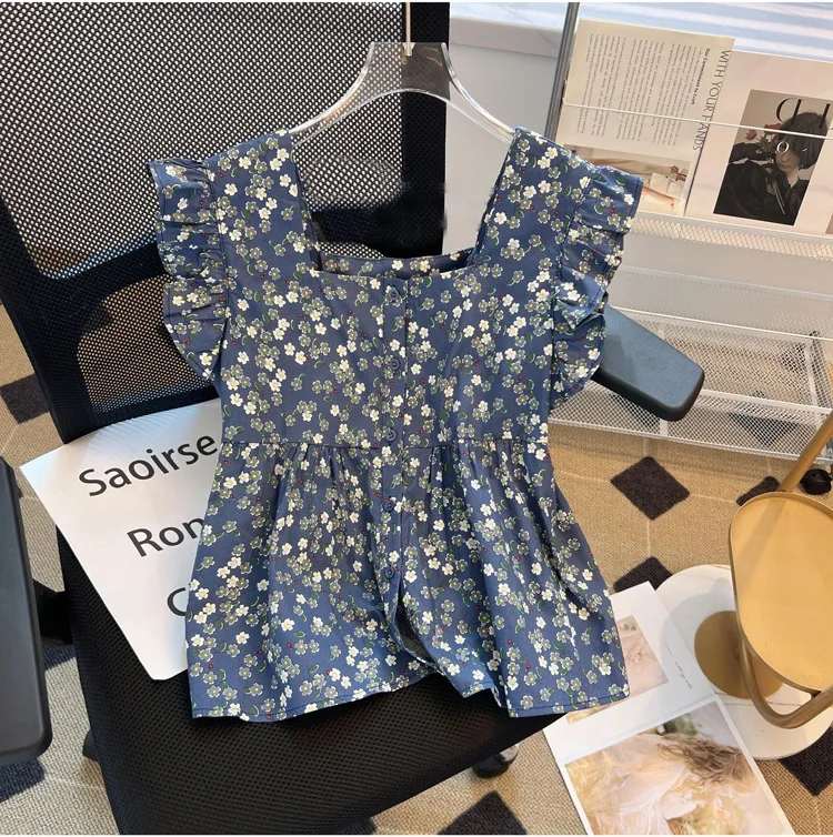 Women Blue Base Ditsy Floral Print Blouse Straight Square Neckline Ruffled Cap Sleeve Detail Summer Tank Top
Women Blue Base Ditsy Floral Print Blouse Straight Square Neckline Ruffled Cap Sleeve Detail Summer Tank Top