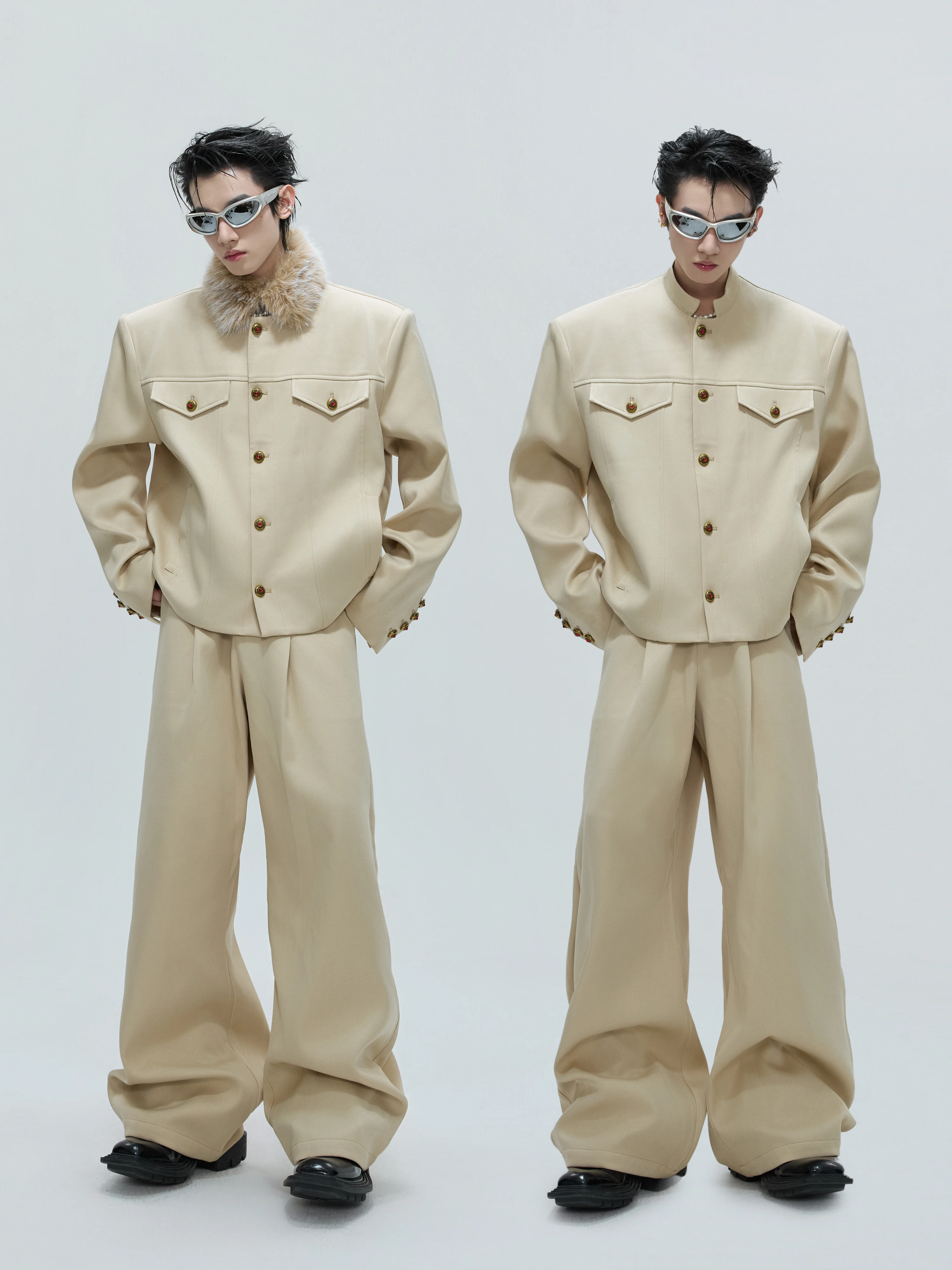 Elegant Short Jacket Set with Gem Buttons Simple Stylish Stand Collar Outerwear for Men Cotton Wool Blend Four Seasons Wear
Elegant Short Jacket Set with Gem Buttons Simple Stylish Stand Collar Outerwear for Men Cotton Wool Blend Four Seasons Wear