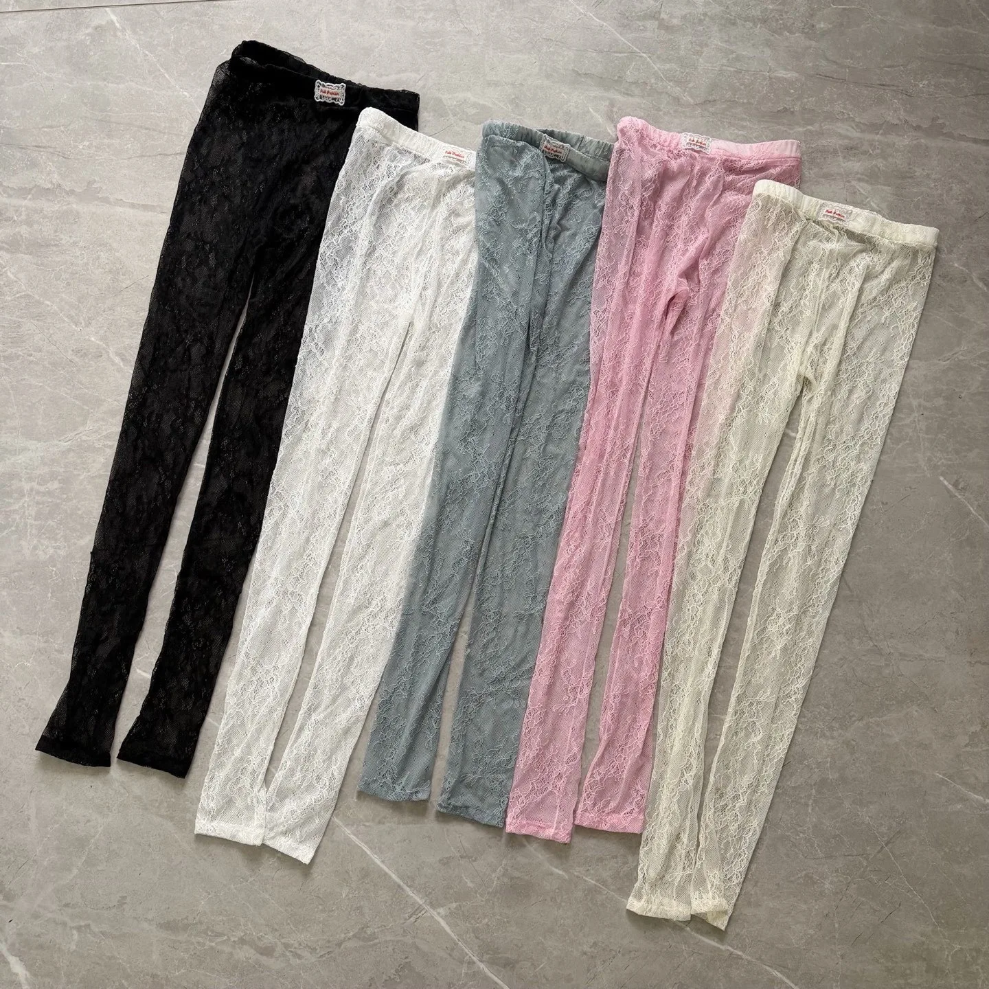 Women's Summer Thin Lace Extended Leggings Sheer Mesh See-through Sun Protection Pants
Women's Summer Thin Lace Extended Leggings Sheer Mesh See-through Sun Protection Pants