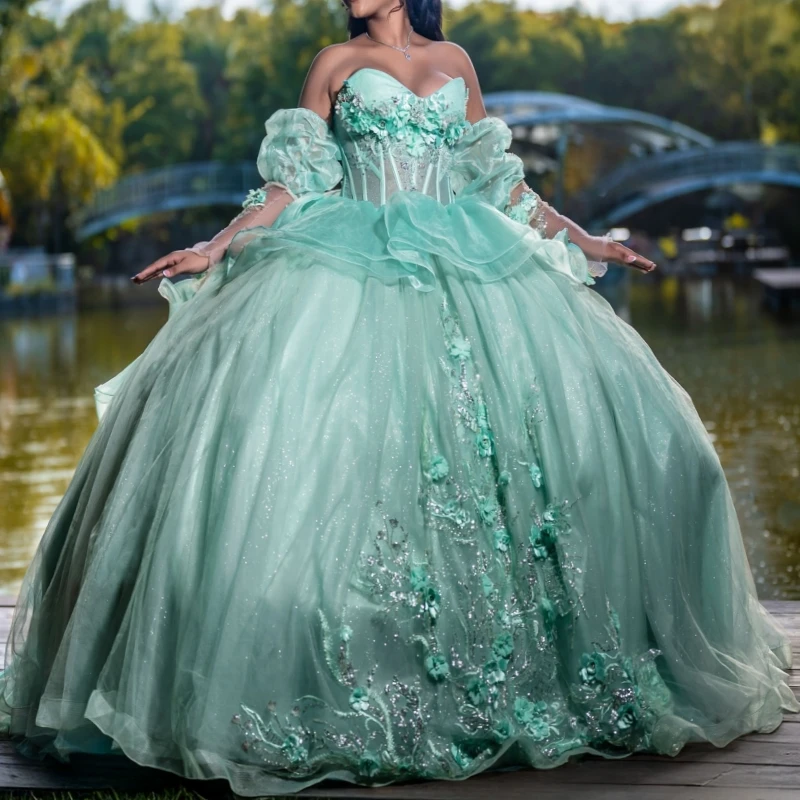 Зеленое блестящее платье Quinceanera с открытыми плечами, аппликация, цветок, бисер, тюлевое бальное платье, Vestidos De 15 Anos Sweet 16, платье
Зеленое блестящее платье Quinceanera с открытыми плечами, аппликация, цветок, бисер, тюлевое бальное платье, Vestidos De 15 Anos Sweet 16, платье