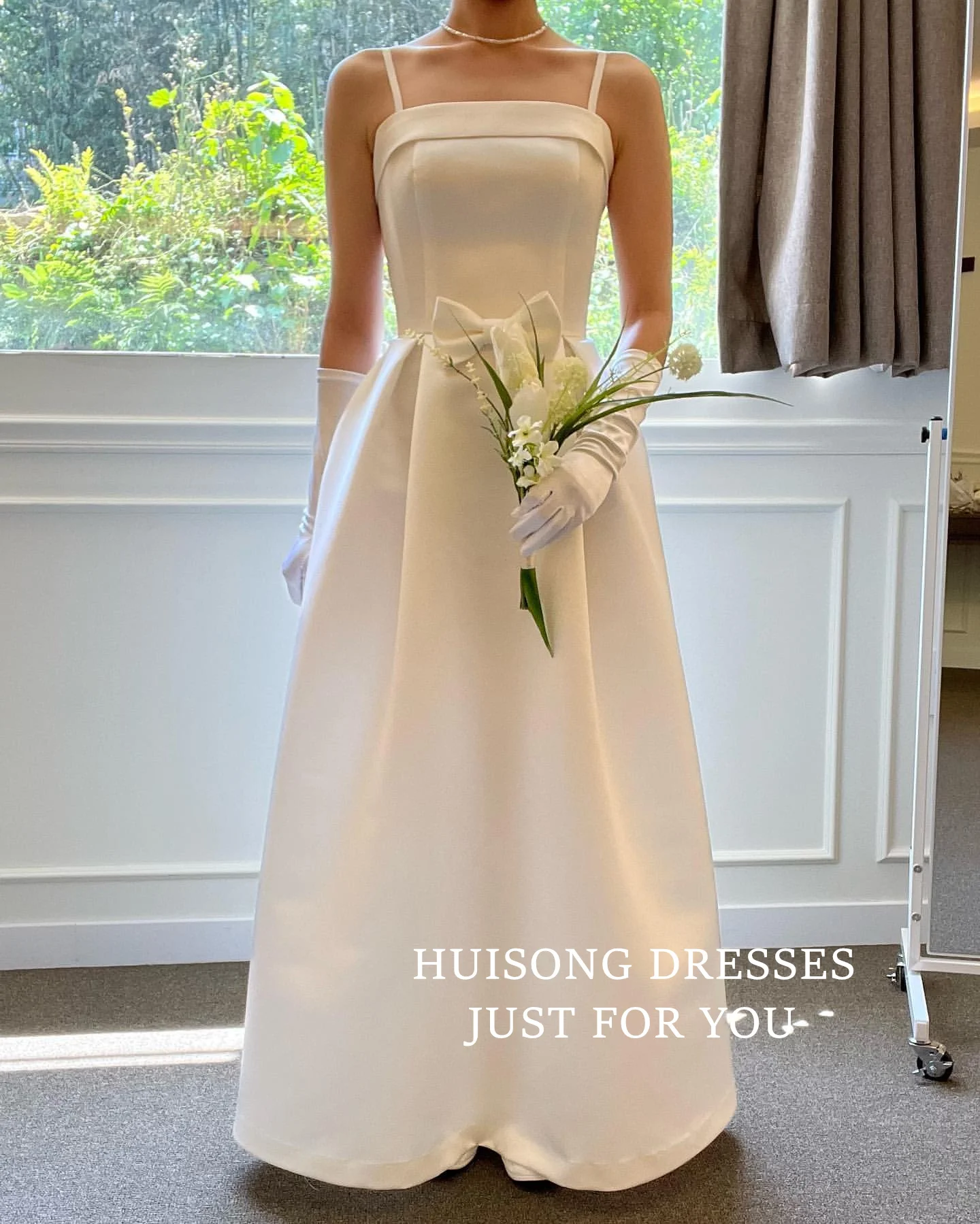 HUISONG Customized White Satin Korean Wedding Dress Spaghetti Straps Sleeveless프롬드레스 A-Line Bridal Gown Wedding Photo Shoot Gown
HUISONG Customized White Satin Korean Wedding Dress Spaghetti Straps Sleeveless프롬드레스 A-Line Bridal Gown Wedding Photo Shoot Gown