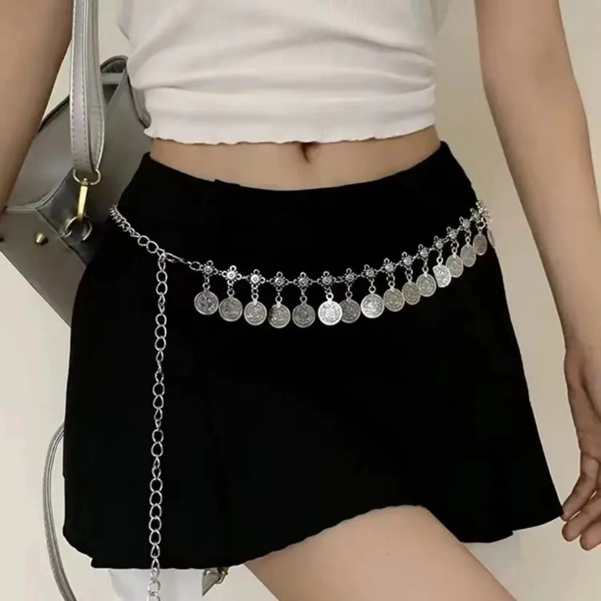 Y2K Style Waist Chain For Women Fashion Metal Pendant Belt Short Skirt Pants Decorative Chain Girls Trendy Body Decoration Chain
Y2K Style Waist Chain For Women Fashion Metal Pendant Belt Short Skirt Pants Decorative Chain Girls Trendy Body Decoration Chain