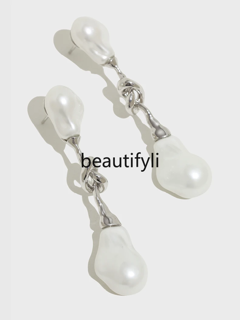 Special-shaped pearl earrings women's niche gold-plated light luxury French versatile high-end earrings
Special-shaped pearl earrings women's niche gold-plated light luxury French versatile high-end earrings