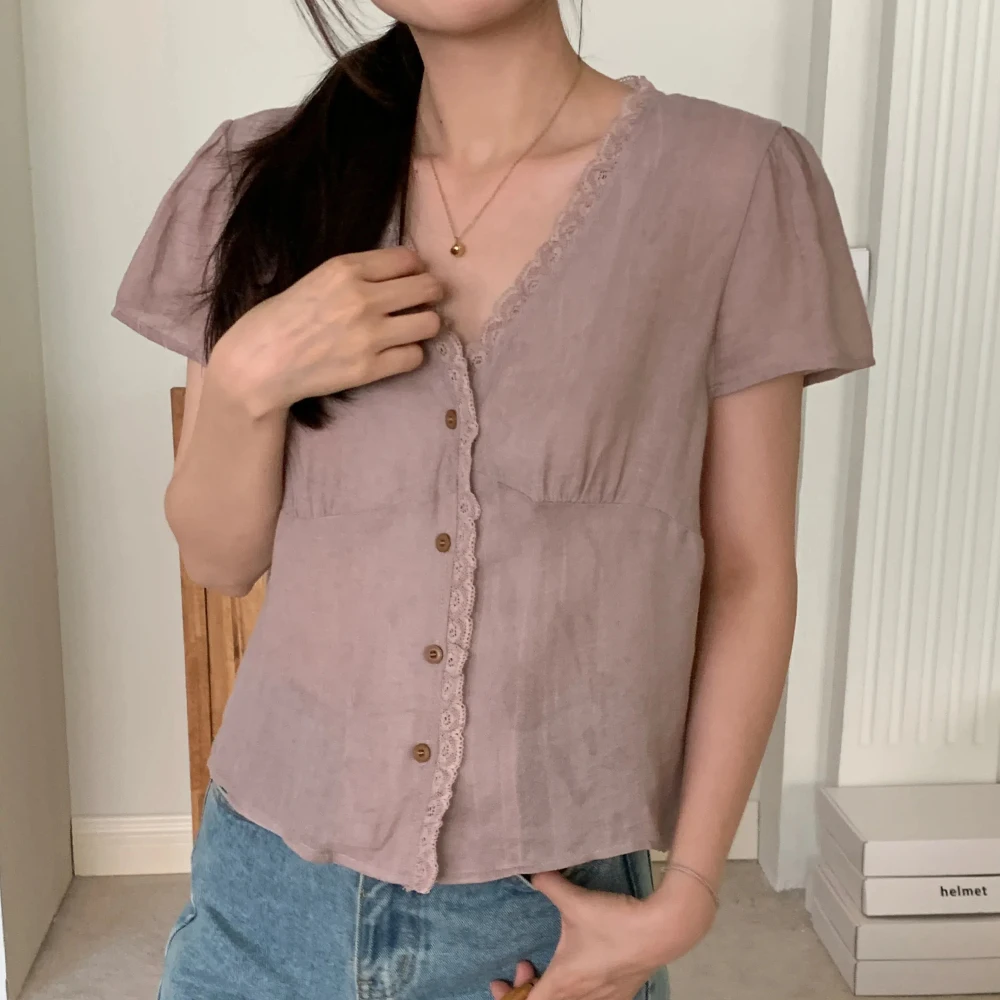 100% Cotton Vintage Patchwork Lace V Neck Shirts for Women Short Sleeve Blouse Elegant Single Breasted Tender Tops 2024
100% Cotton Vintage Patchwork Lace V Neck Shirts for Women Short Sleeve Blouse Elegant Single Breasted Tender Tops 2024