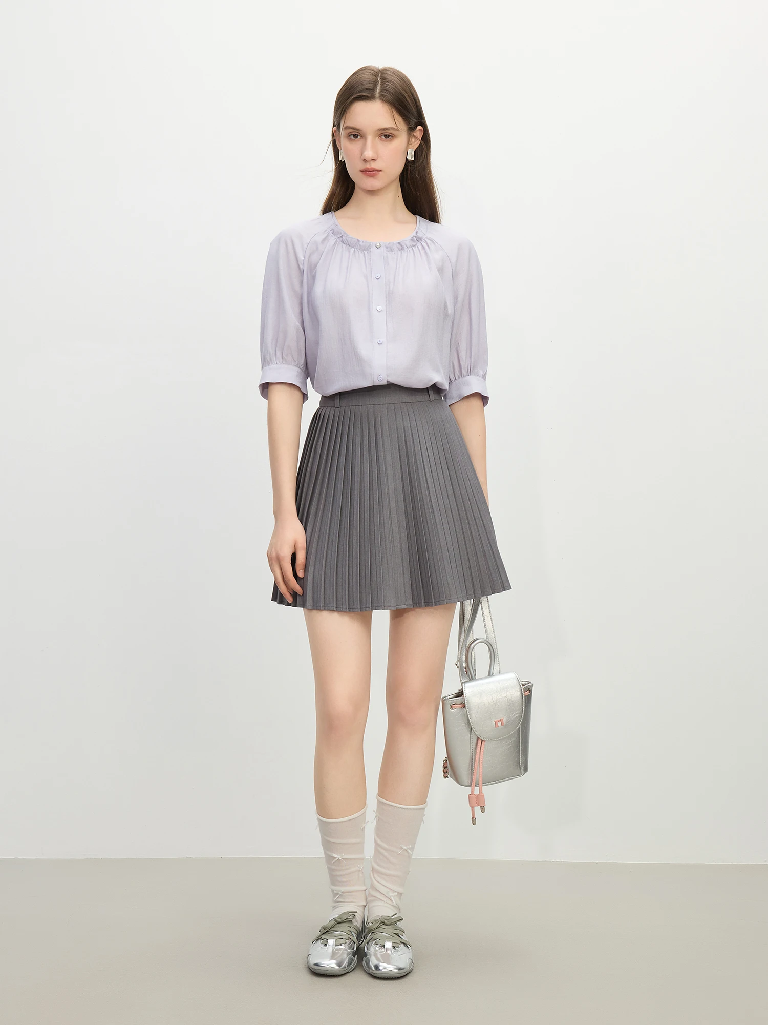 FSLE 2025 Summer French Ruffle Round Neck Blouse Office to Casual Short Sleeve Linen-Blend Casual Loose Chic Top 25FS12215
FSLE 2025 Summer French Ruffle Round Neck Blouse Office to Casual Short Sleeve Linen-Blend Casual Loose Chic Top 25FS12215