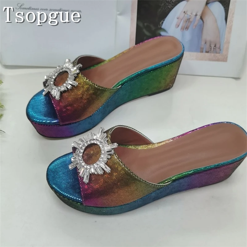 Women's Rainbow Gradient Wedge Slide Sandals with Sparkling Sunflower Crystal Ornament Summer Beach Party Casual Mules
Women's Rainbow Gradient Wedge Slide Sandals with Sparkling Sunflower Crystal Ornament Summer Beach Party Casual Mules