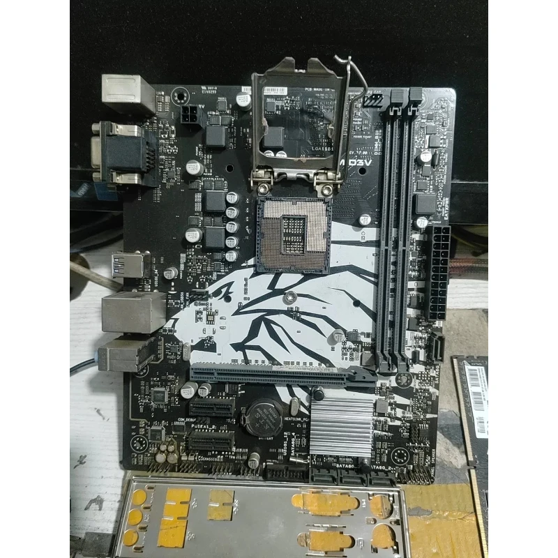 used for Saint Knight H310M-D3V Used Board With I/O Shield Support 8th 9th Gen CPU DDR4 Memory
used for Saint Knight H310M-D3V Used Board With I/O Shield Support 8th 9th Gen CPU DDR4 Memory