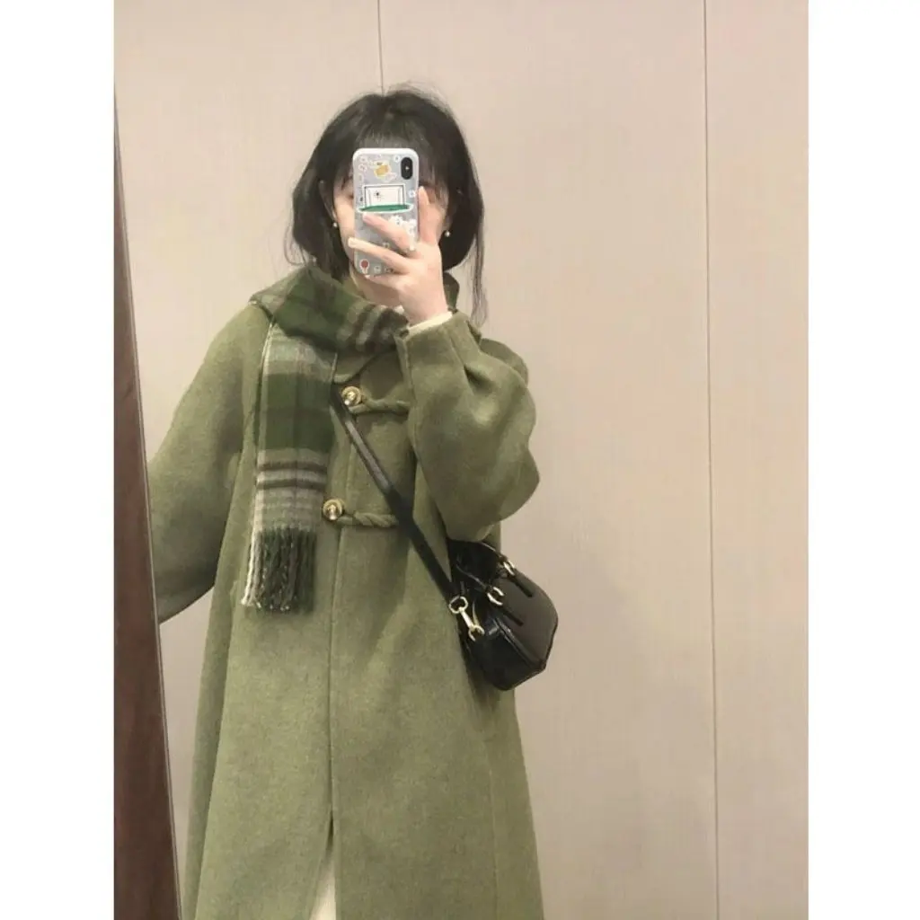 Women's Green Woolen Coat Long High-End Hepburn Style Korean Fashion for Petite Autumn Winter
Women's Green Woolen Coat Long High-End Hepburn Style Korean Fashion for Petite Autumn Winter