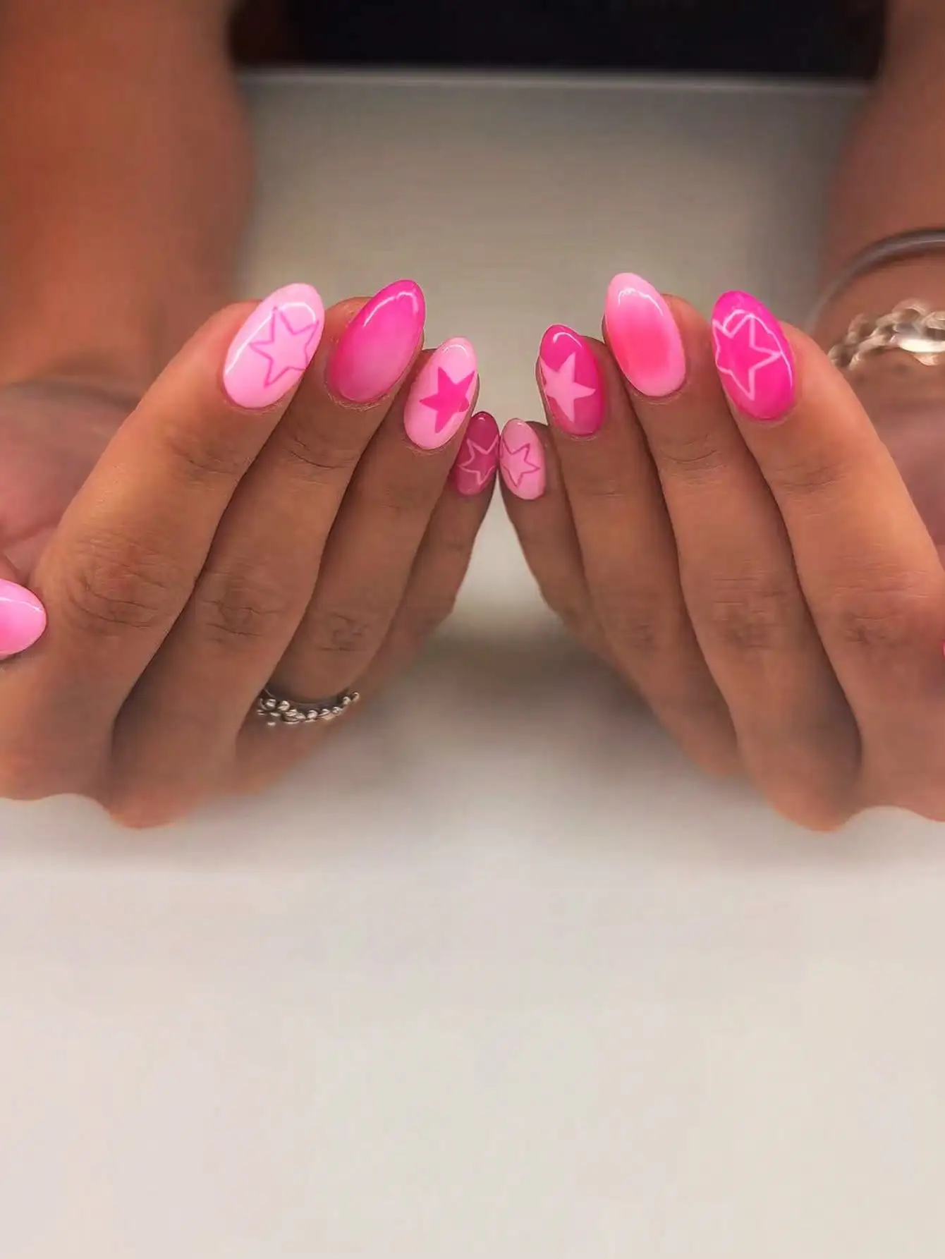 24pcs Oval-Shaped French Manicure Nail Stickers, Pink Star Pattern, Princess Style, Perfect Fit, Acrylic Fake Nails Set Includes 1pc Jelly Gel And 1pc Nail File, Suitable For Women And Girls To Wear In Summer, Nail Art Supplies
24pcs Oval-Shaped French Manicure Nail Stickers, Pink Star Pattern, Princess Style, Perfect Fit, Acrylic Fake Nails Set Includes 1pc Jelly Gel And 1pc Nail File, Suitable For Women And Girls To Wear In Summer, Nail Art Supplies