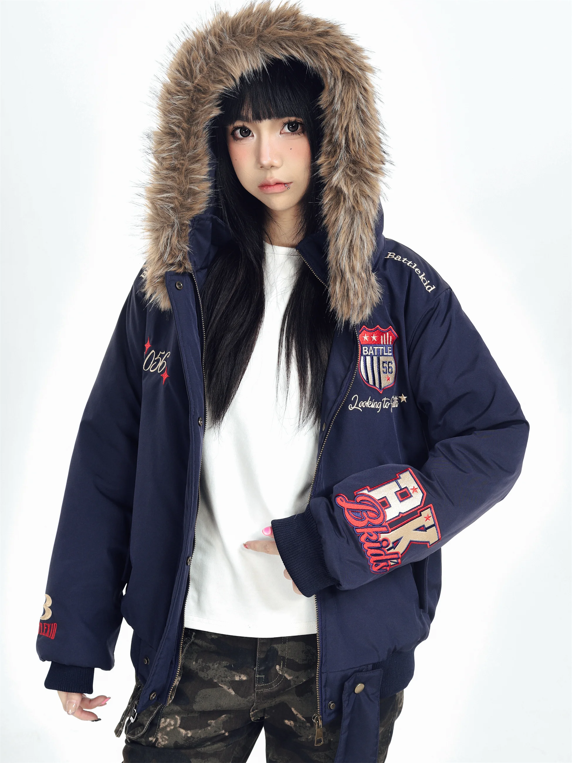 Куртка KESOAK в американском ретро-стиле с капюшоном, утепленная, из хлопка, с отстегивающимся меховым воротником, зимняя теплая верхняя одежда
Куртка KESOAK в американском ретро-стиле с капюшоном, утепленная, из хлопка, с отстегивающимся меховым воротником, зимняя теплая верхняя одежда