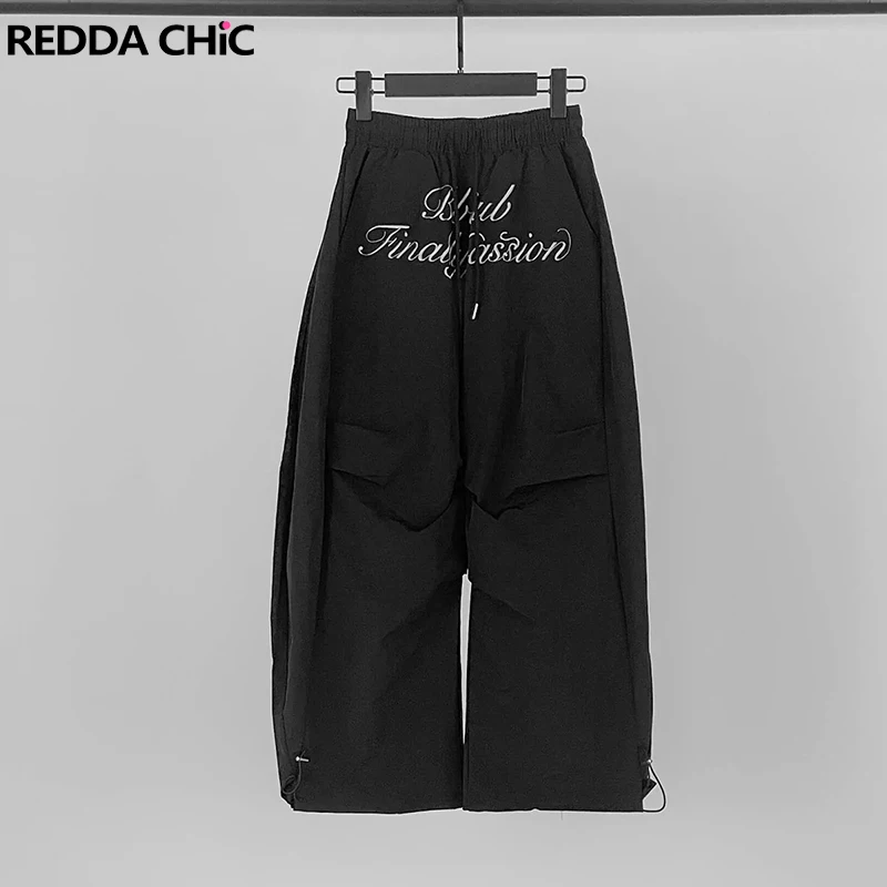 ReddaChic хип-хоп женские плиссированные брюки-парашют черные с буквенным принтом на шнурке с эластичной резинкой на талии мешковатые спортивные штаны повседневная уличная одежда
ReddaChic хип-хоп женские плиссированные брюки-парашют черные с буквенным принтом на шнурке с эластичной резинкой на талии мешковатые спортивные штаны повседневная уличная одежда