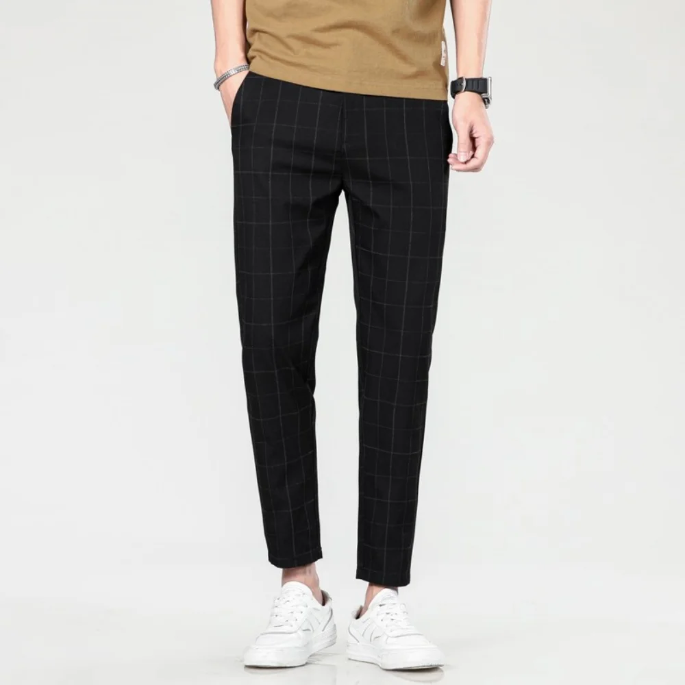 New men's slim fit fashionable checkered pants for spring and autumn student street wear, casual checkered pants 
New men's slim fit fashionable checkered pants for spring and autumn student street wear, casual checkered pants