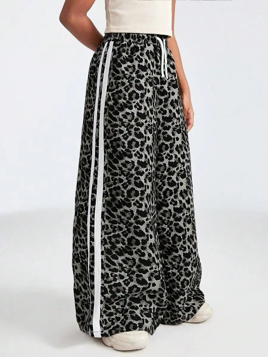 Широкие брюки с леопардовым принтом и боковыми полосками для девочек, повседневный шикарный стиль
Широкие брюки с леопардовым принтом и боковыми полосками для девочек, повседневный шикарный стиль