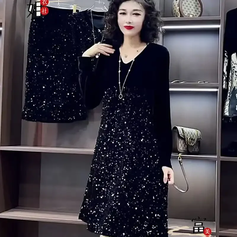Elegant Women's V Neck Sequined Sexy Dress A Line Knee Length Slim Fit Autumn Winter Formal Wear
Elegant Women's V Neck Sequined Sexy Dress A Line Knee Length Slim Fit Autumn Winter Formal Wear