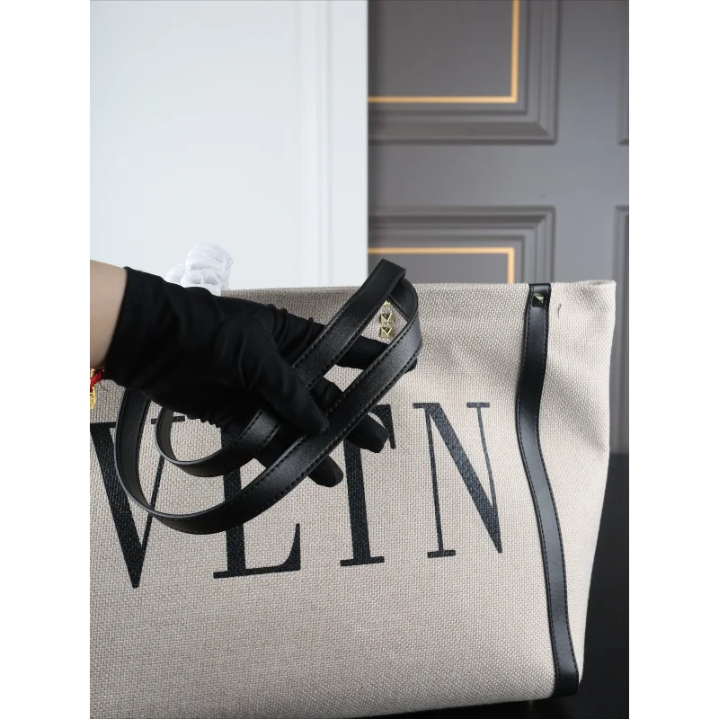 Large Capacity Canvas Tote Bag Women Handbag Shopping Bag Casual Shoulder Bag Daily Use Travel Lightweight Durable Trendy
Large Capacity Canvas Tote Bag Women Handbag Shopping Bag Casual Shoulder Bag Daily Use Travel Lightweight Durable Trendy