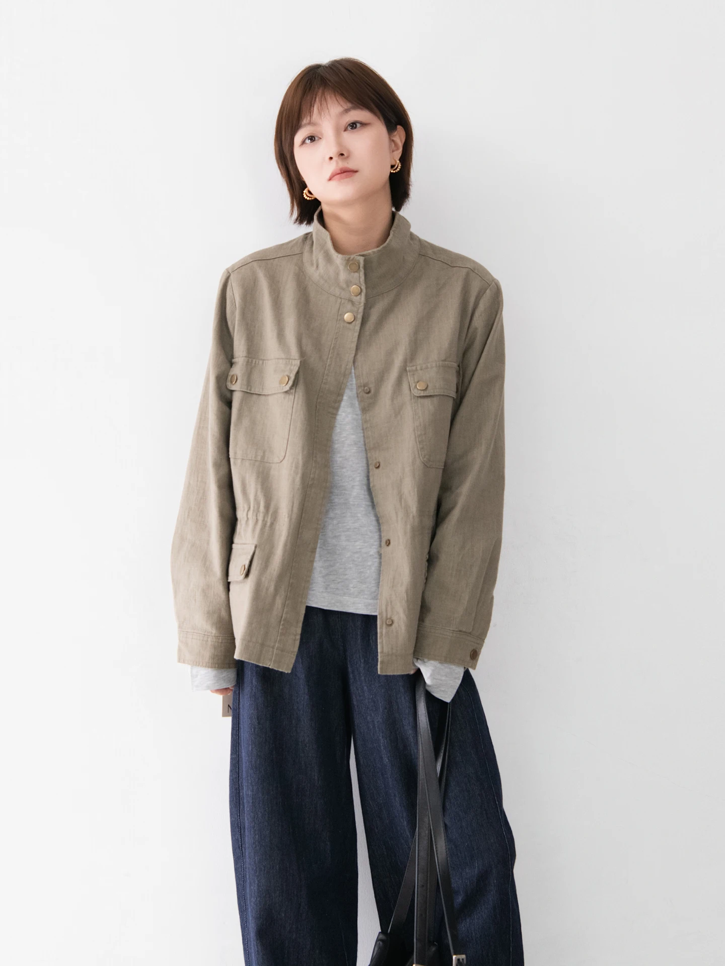 Свободная куртка-жакет из хлопка и льна для охоты, с воротником-стойкой, женская, с длинными рукавами, универсальная повседневная верхняя одежда в стиле кэжуал, стильная и удобная.
Свободная куртка-жакет из хлопка и льна для охоты, с воротником-стойкой, женская, с длинными рукавами, универсальная повседневная верхняя одежда в стиле кэжуал, стильная и удобная.