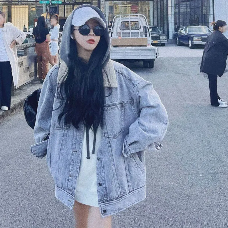 Fashionable Korean Style Denim Jacket For Women Loose Fit Plus Size Casual Spring Autumn Vintage Trendy Blazer
Fashionable Korean Style Denim Jacket For Women Loose Fit Plus Size Casual Spring Autumn Vintage Trendy Blazer